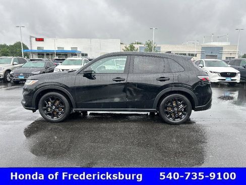 Used 2025 Honda HR-V Sport image 3