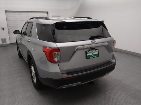 Used 2020 Ford Explorer XLT w/ Equipment Group 202A AWD/4WD image 6