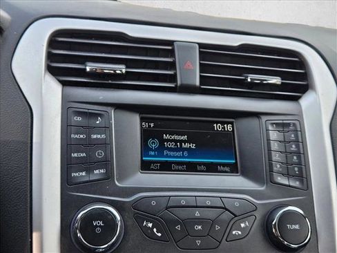 Used 2015 Ford Fusion SE image 11