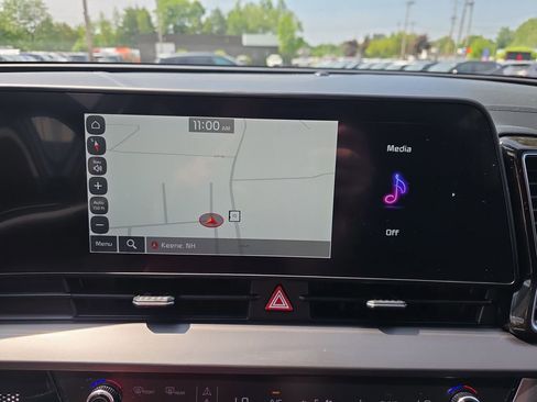 Certified 2024 Kia Sportage EX AWD/4WD image 19