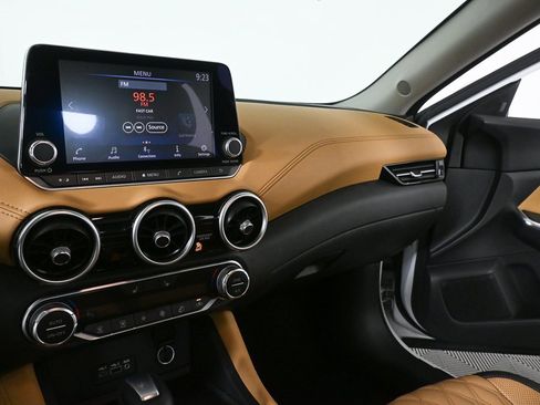 Used 2020 Nissan Sentra SV w/ SV Premium Package image 12