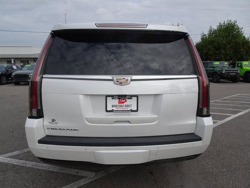 Used 2017 Cadillac Escalade Premium Luxury image 5