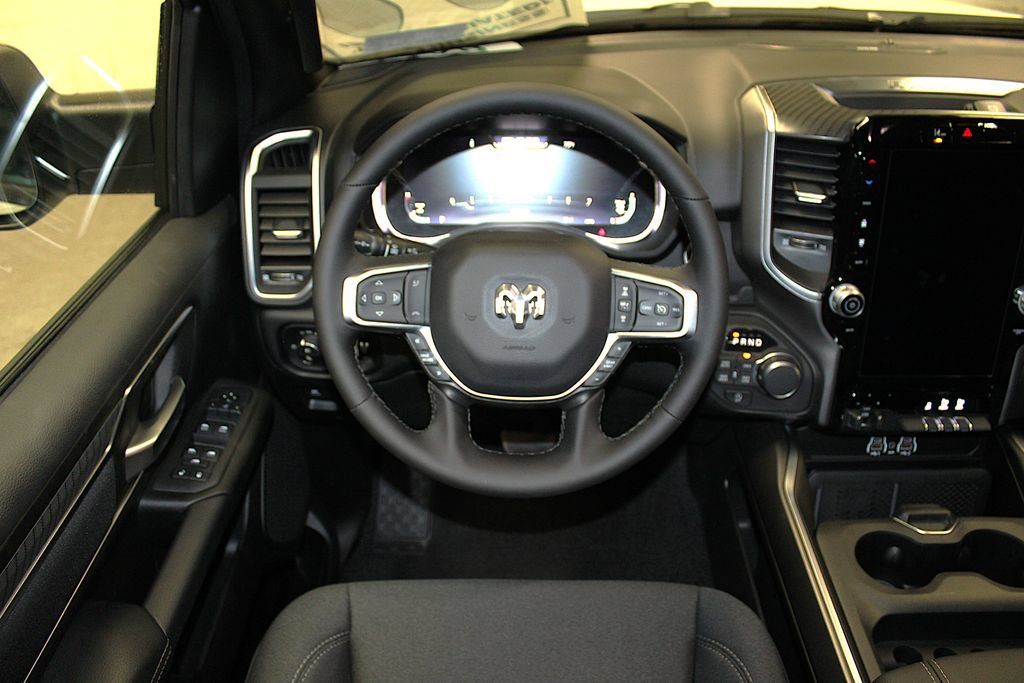 New 2026 RAM 1500 Big Horn AWD/4WD image 12