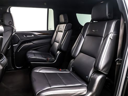 Used 2024 Cadillac Escalade ESV Luxury image 8