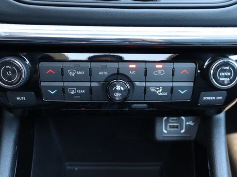 Used 2022 Jeep Compass High Altitude AWD/4WD image 10