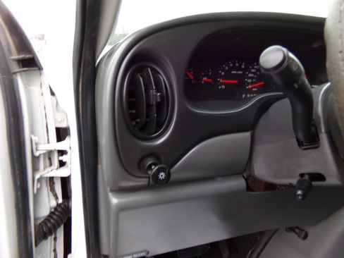 Used 2006 Ford E-250 and Econoline 250 RWD image 30