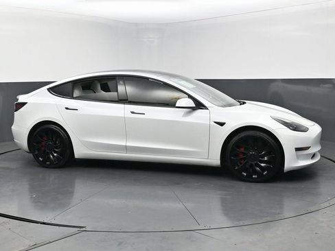 Used 2022 Tesla Model 3 Performance image 5