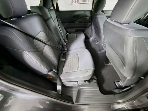 Certified 2025 Nissan Pathfinder SV AWD/4WD image 31