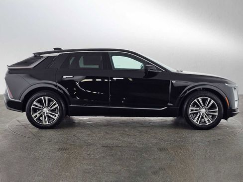 New 2026 Cadillac Lyriq Luxury RWD image 2