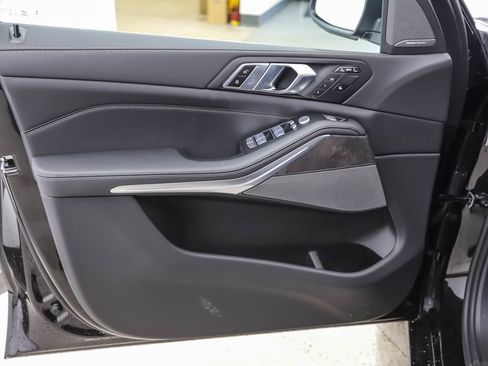 Used 2025 BMW X7 xDrive40i image 9