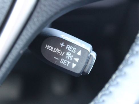 Used 2018 Toyota RAV4 XLE image 30