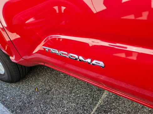 Used 2025 Toyota Tacoma SR5 image 28