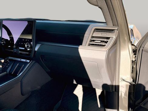 Used 2025 Lexus GX 550 AWD/4WD image 18