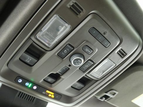 Used 2023 GMC Yukon Denali image 35