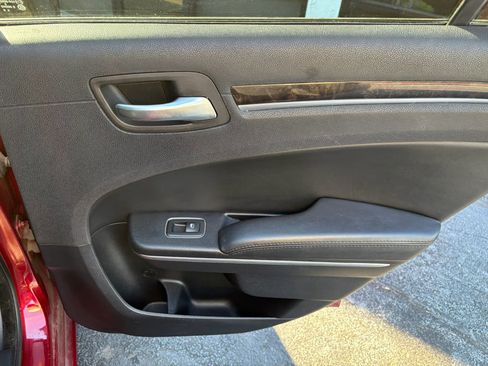 Used 2014 Chrysler 300 C w/ Light Group RWD image 16