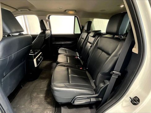 Used 2024 Ford Expedition XLT image 24