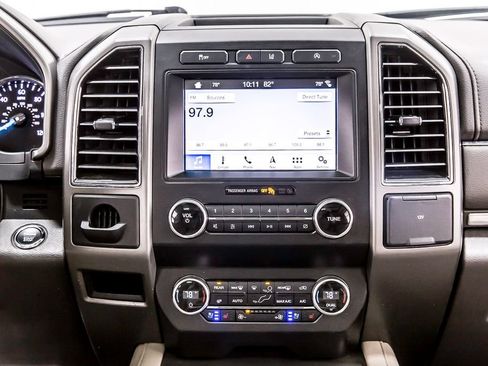 Used 2019 Ford Expedition XLT w/ Equipment Group 202A RWD image 19