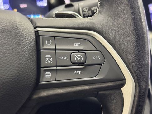 Used 2022 Jeep Grand Cherokee L Limited image 23