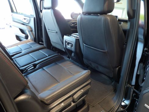 Used 2023 Chevrolet Suburban RST w/ Luxury Package AWD/4WD image 23