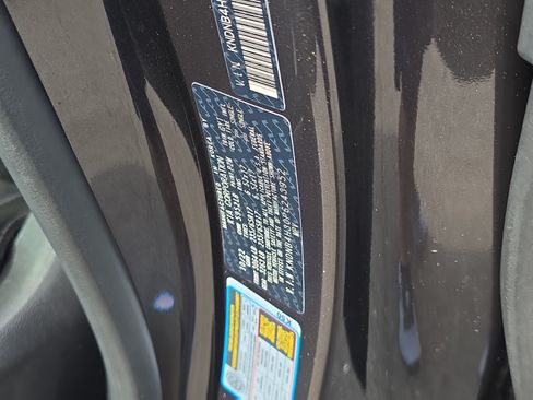 Used 2023 Kia Carnival LX FWD image 34
