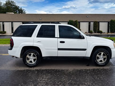 Used 2005 Chevrolet TrailBlazer LS w/ LS Preferred Equipment Group AWD/4WD image 5