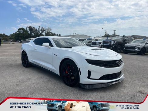 Used 2024 Chevrolet Camaro LT image 2