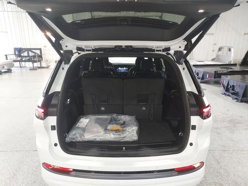 New 2026 Jeep Grand Cherokee L Limited AWD/4WD image 31
