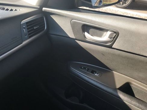 Used 2017 Kia Optima LX image 29