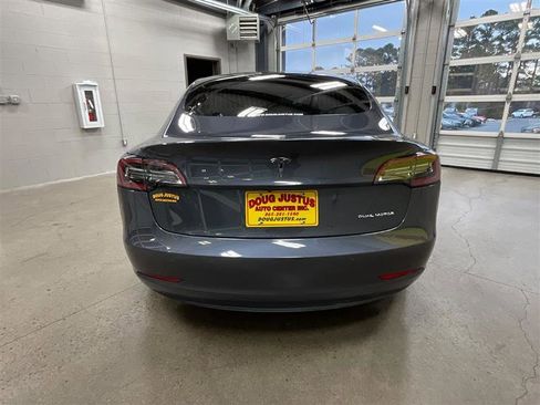 Used 2018 Tesla Model 3 Long Range image 4