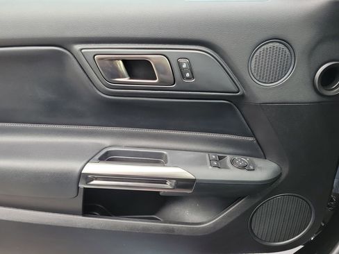 Used 2022 Ford Mustang Shelby GT500 w/ Carbon Fiber Track Pack image 32