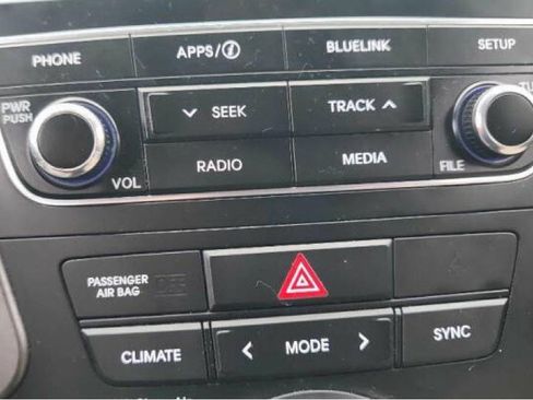 Used 2017 Hyundai Santa Fe Sport FWD image 15