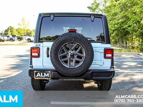 Used 2025 Jeep Wrangler Unlimited Sport AWD/4WD image 10