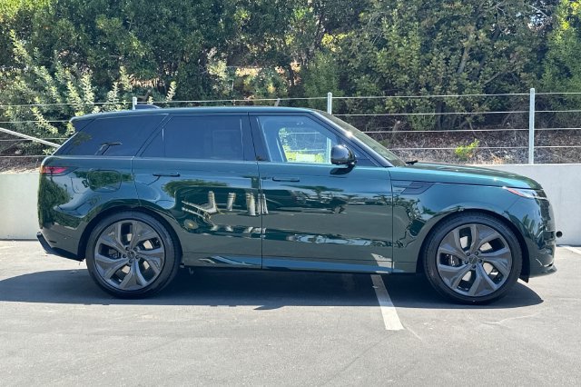 New 2026 Land Rover Range Rover Sport Dynamic SE AWD/4WD image 6
