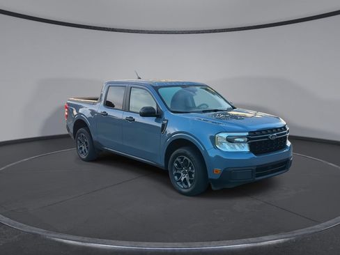 Used 2024 Ford Maverick XLT FWD image 2