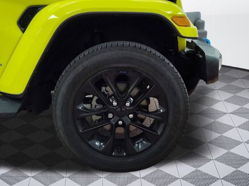 Used 2023 Jeep Wrangler Sahara image 11