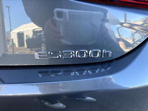 Used 2024 Lexus ES 300h F Sport image 30