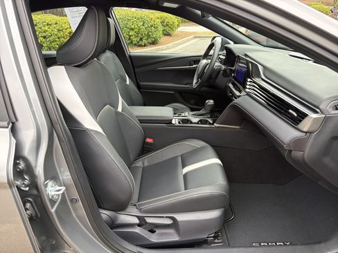 Certified 2025 Toyota Camry SE w/ Convenience Package image 24