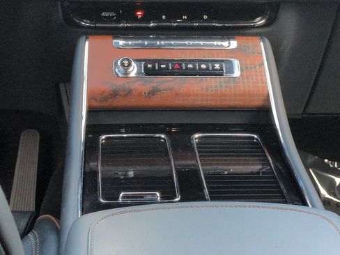 Used 2025 Lincoln Aviator Black Label w/ Black Label Special Edition AWD/4WD image 19