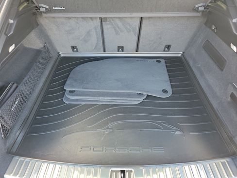 Used 2025 Porsche Cayenne Coupe AWD/4WD image 7