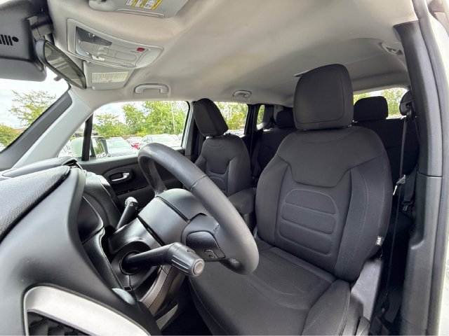 Used 2021 Jeep Renegade Latitude AWD/4WD image 24
