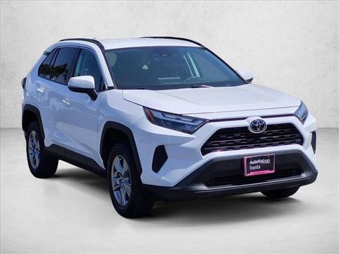 Used 2025 Toyota RAV4 XLE FWD image 3