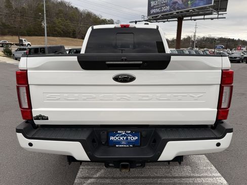 Used 2022 Ford F250 Lariat w/ Black Appearance Package image 6