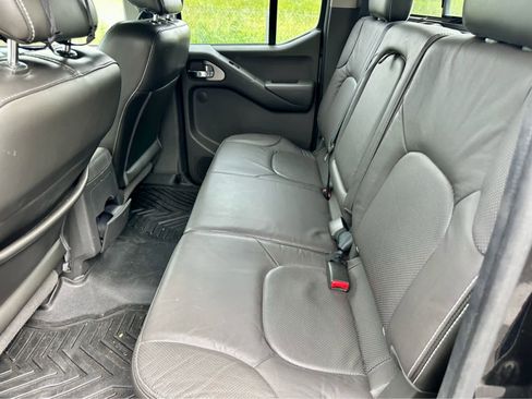 Used 2015 Nissan Frontier PRO-4X w/ Pro-4x Luxury Package AWD/4WD image 13