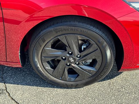 Certified 2023 Hyundai Elantra SEL image 12