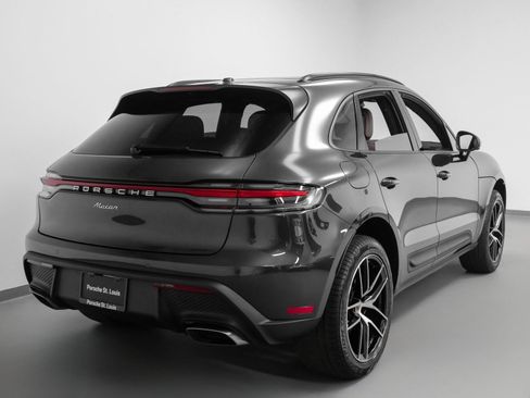 Used 2025 Porsche Macan image 11