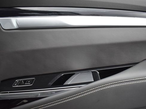 Certified 2025 Cadillac Escalade ESV Sport w/ Touring Package image 38