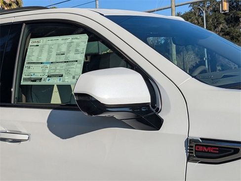 New 2026 GMC Yukon XL Denali w/ Denali Reserve Package image 13