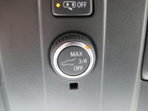 Used 2024 Chevrolet Tahoe LT AWD/4WD image 23