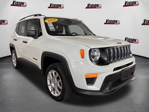 Used 2019 Jeep Renegade Sport w/ Sport Appearance Group AWD/4WD image 3