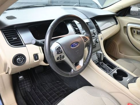 Used 2018 Ford Taurus SEL image 18